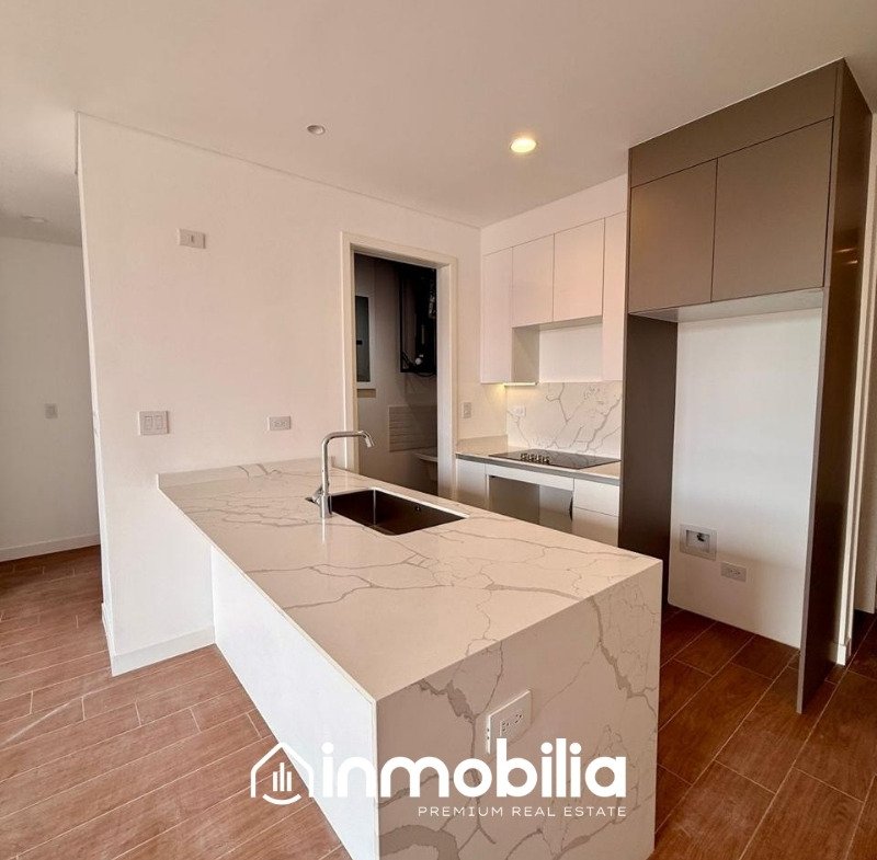 Apartamento en Renta en Ferré Diez, Zona 10, Ciudad de Guatemala - Miniatura 4