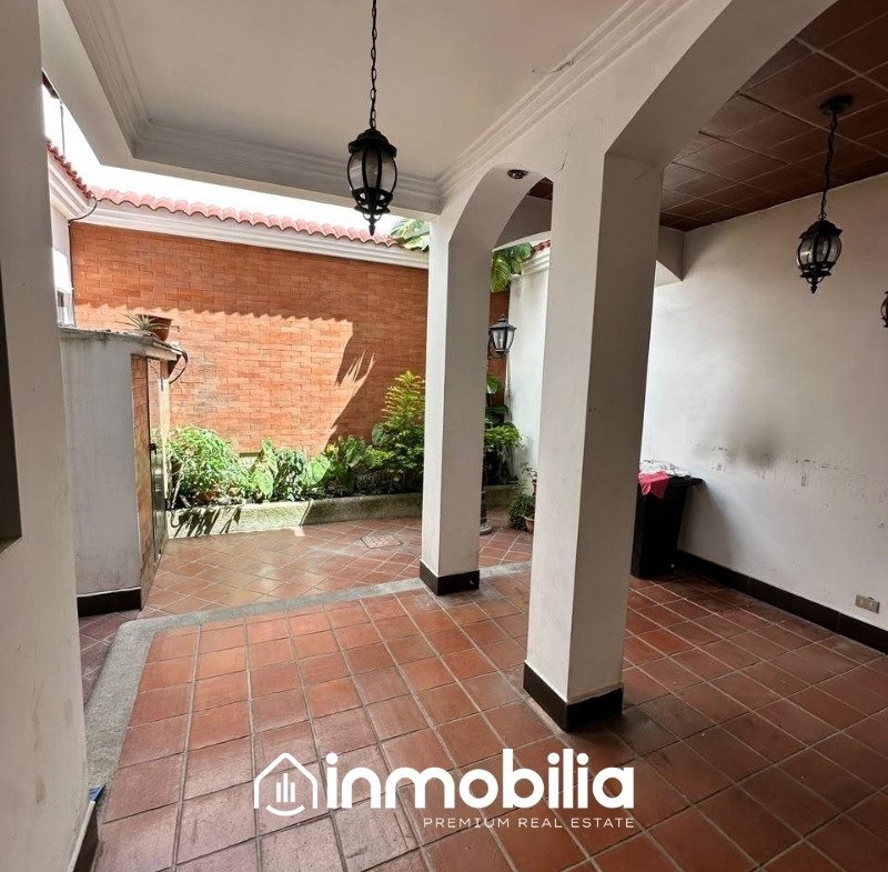 Casa en Venta en Colonia Montesolar, Zona 16, Ciudad de Guatemala - Miniatura 7