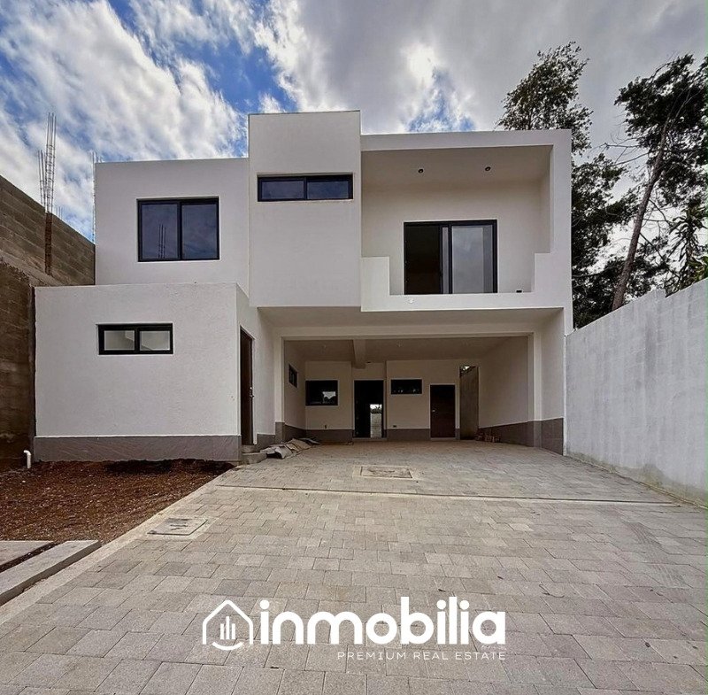Casa Nueva en Venta en Arrazola Panorama 1, Km 18.5 CAES